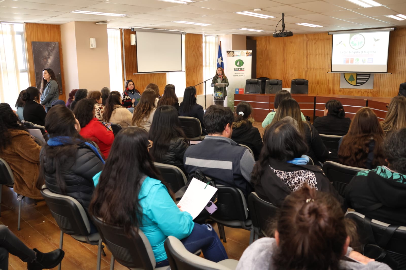 Infor Lanza Proyecto Bosques Y Mujeres En Curanilahue