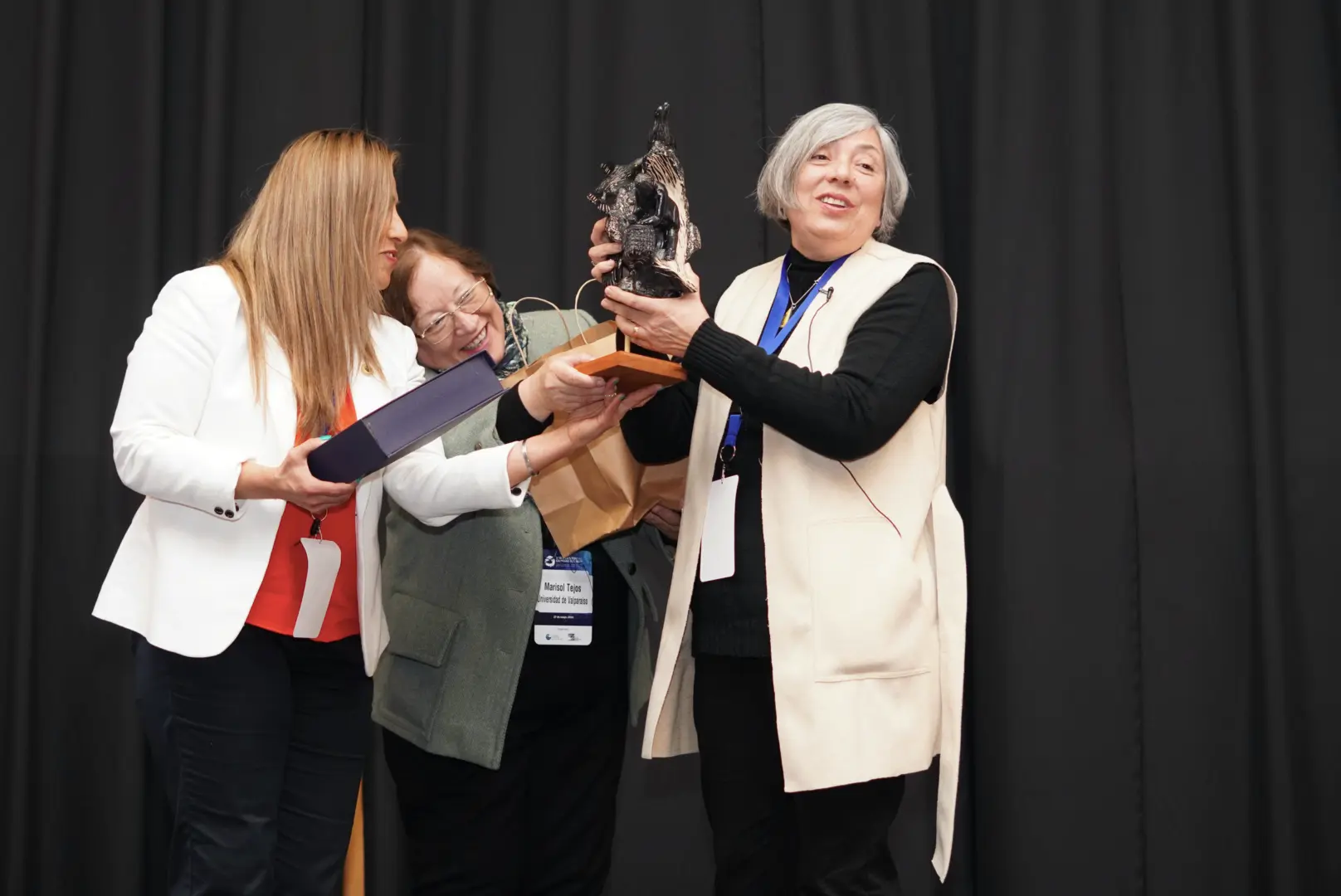 Concepción: Congreso de Ciencias del Mar premia a científica.