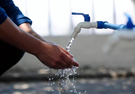 Consumo promedio de agua potable cayó un 30% en 25 años