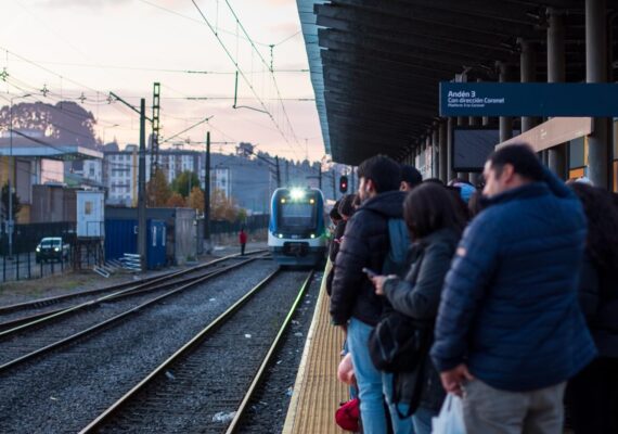 Paro de funcionarios de EFE suma hoy su segunda jornada en el Gran Concepción