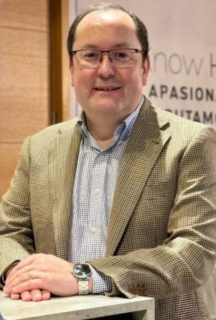 Luis Felipe Slier, ingeniero comercial, MBA y académico