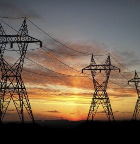 CMPC vende activos de transmisión eléctrica a firma de origen portugués